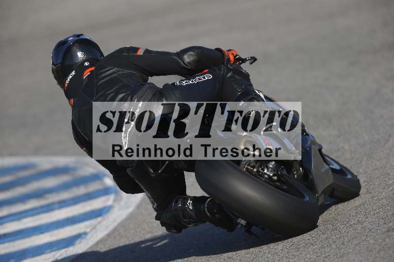 /Archiv-2024/02 29.01.-02.02.2024 Moto Center Thun Jerez/Gruppe gruen-green/backside